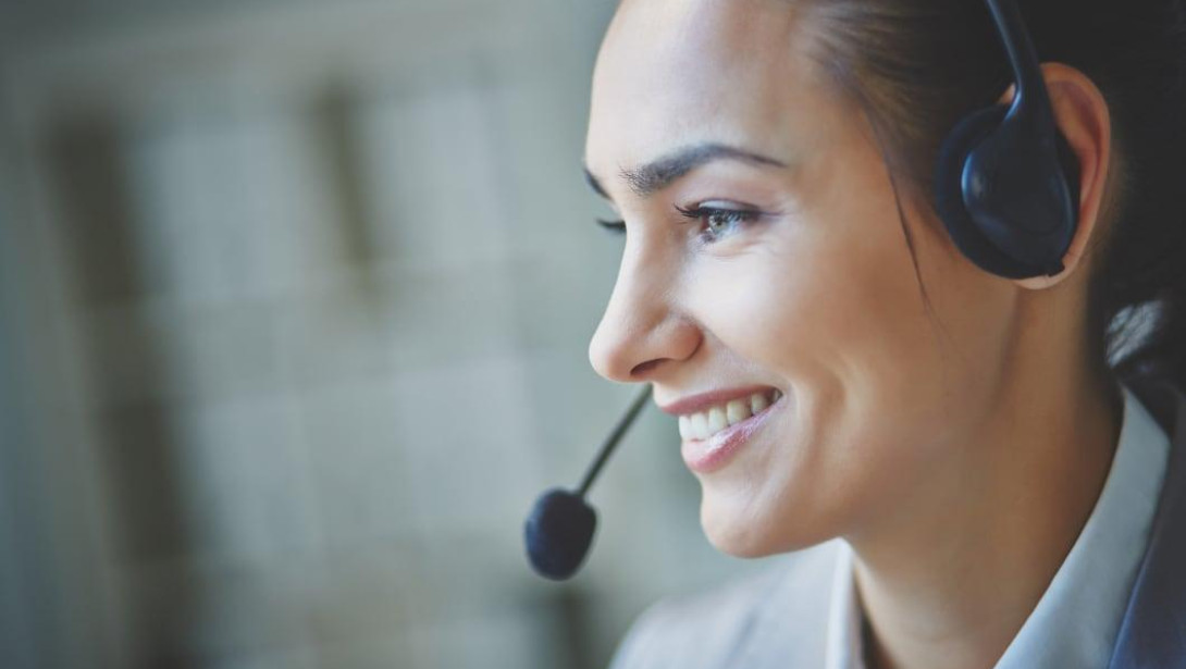 How AI Can Support Human Receptionists in Healthcare